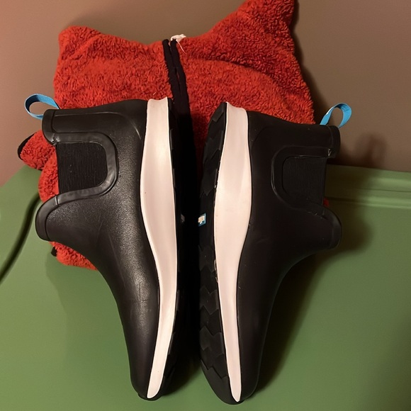 Native Deck Boots - Picture 4 of 6